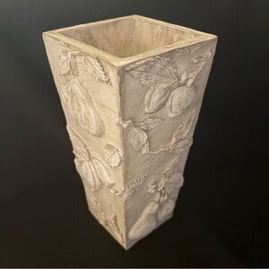 Vintage Hen Feathers Vase 9” Raised Fruit Country Estate - Ralph Lauren Decor